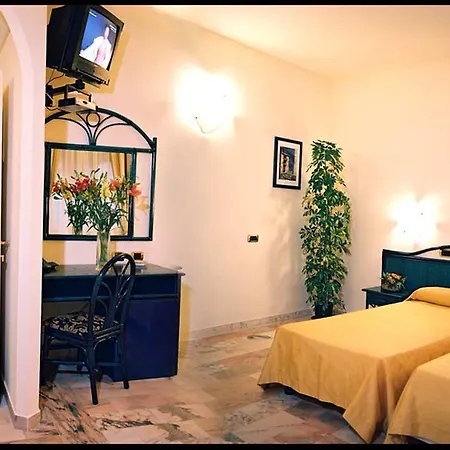 Готель Gaia 4*